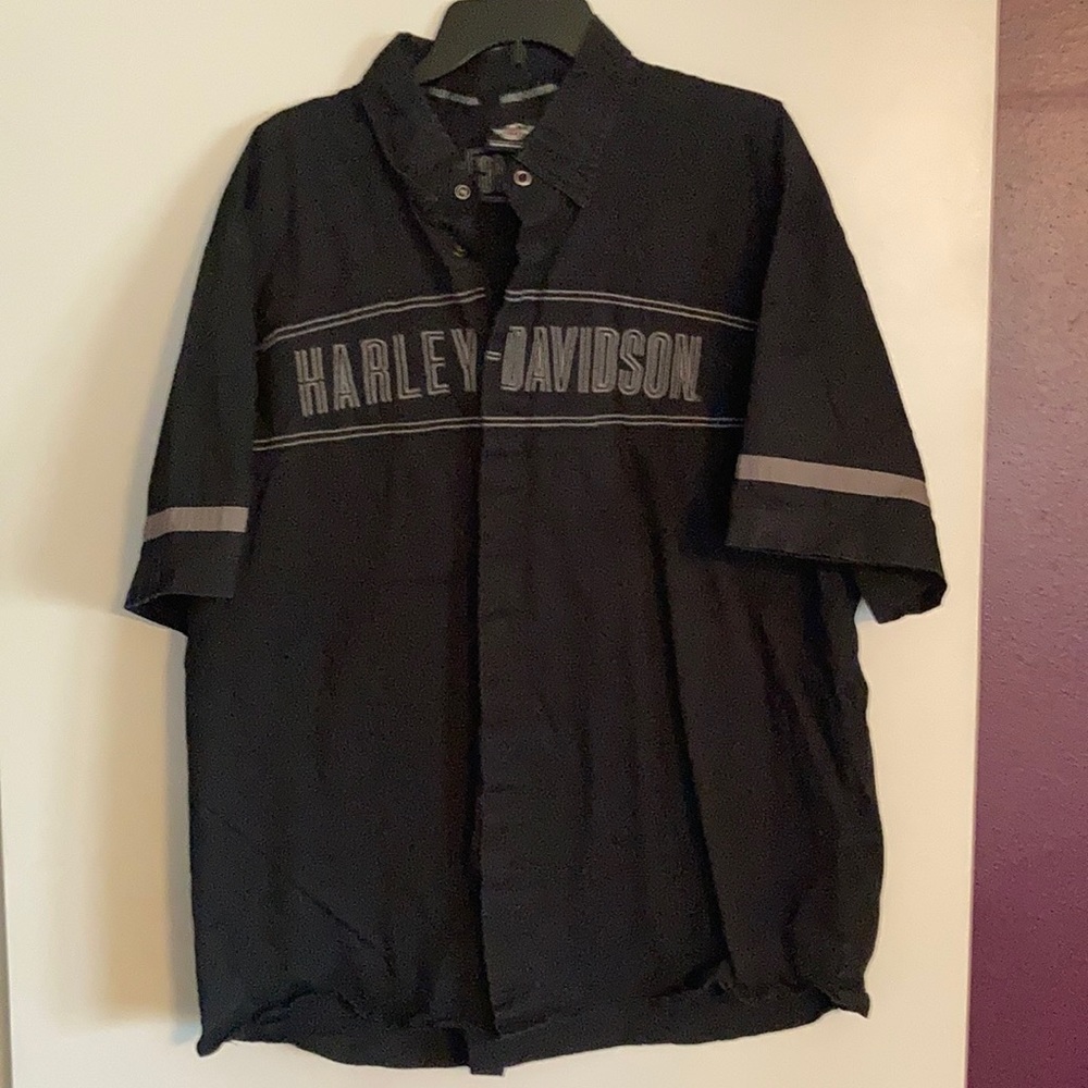 Short sleeved Harley Davidson shirt